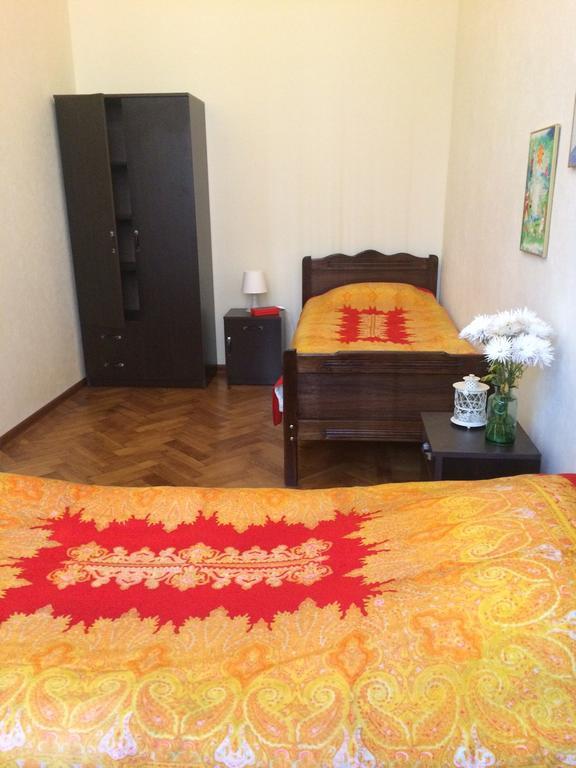 Apartment On Tabidze 3/5 Tiflis Oda fotoğraf